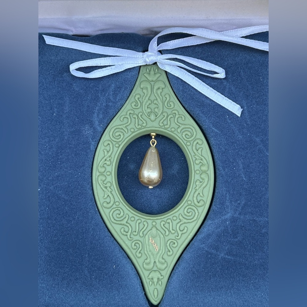 WEDGWOOD Millenium Gems Ornament - Wisdom